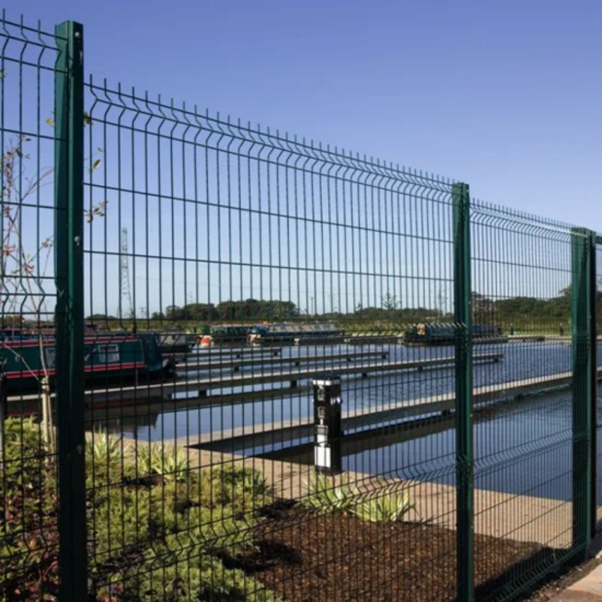 يارڊ-لنڪ-3D-کروڊ-فينس-PVC-Coated-Iron-Wire-Fence-Stel-Panel-Forti-V-Fold-Welded-Wire-Mesh-Panel